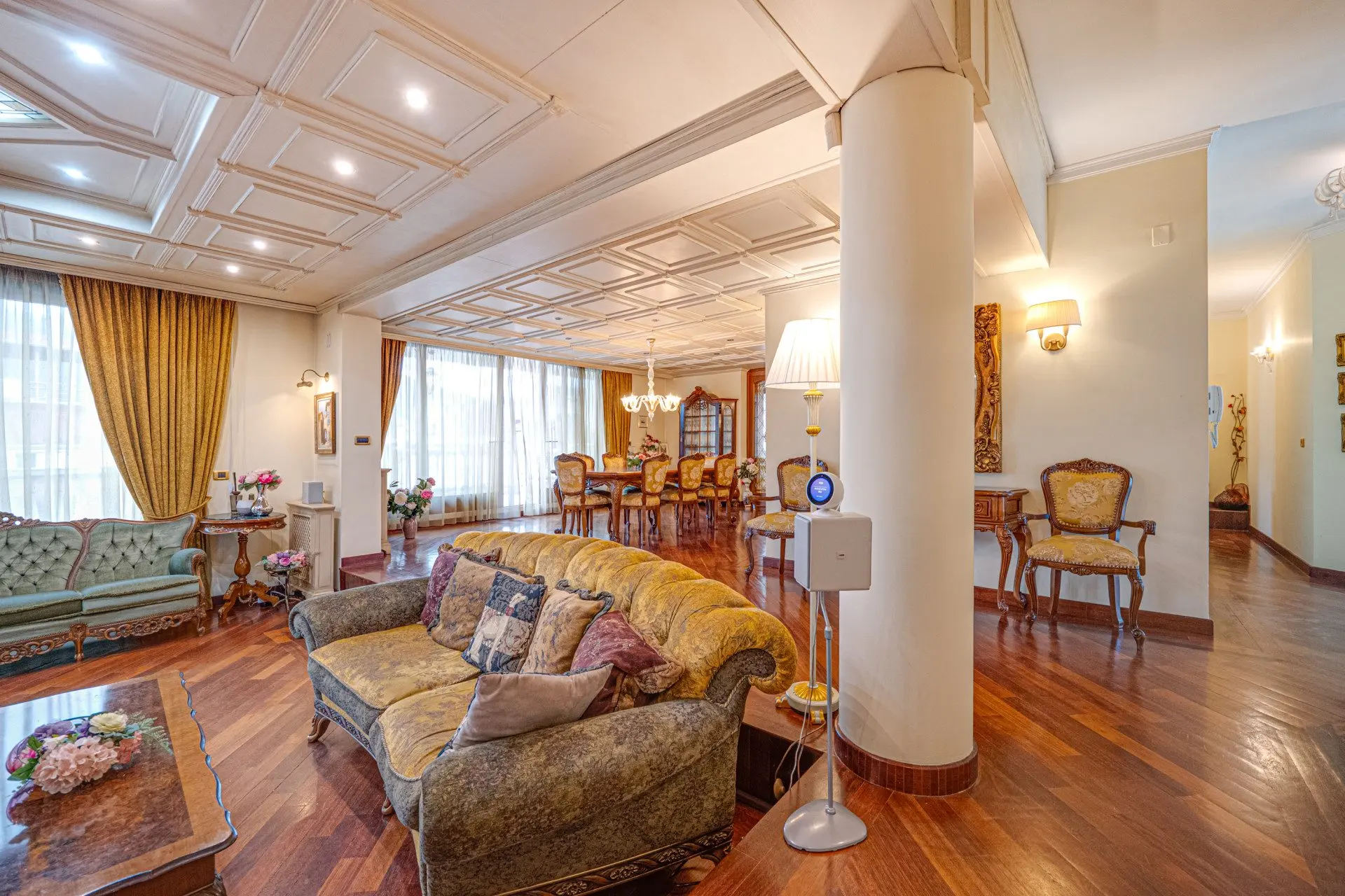 Impressive classic three-bedroom apartment in Manastirski Livadi-West district for sale