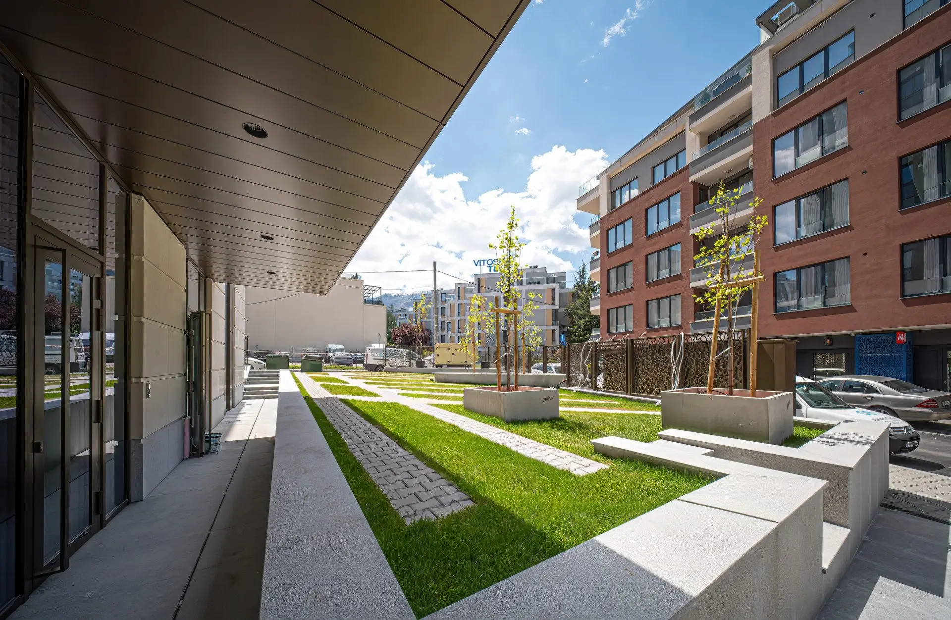 Office in a new elegant building on Cherni Vrah Blvd. for sale