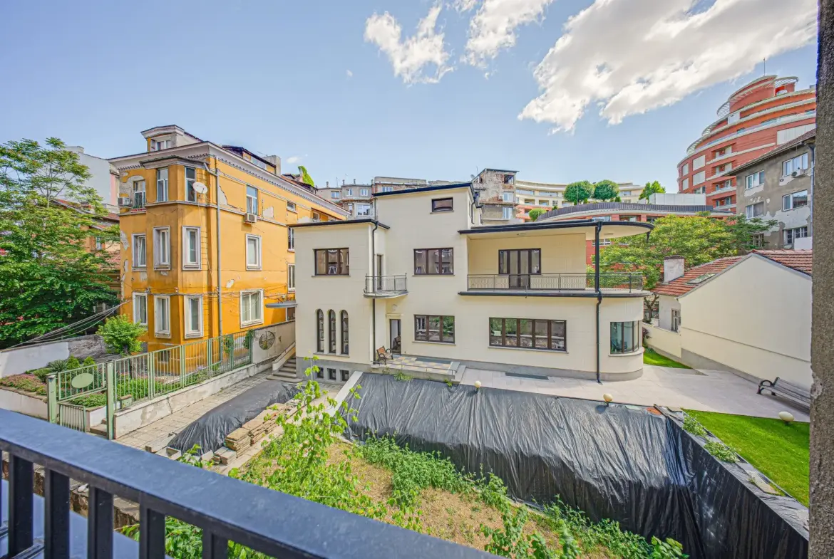 Exclusive apartment for sale in close proximity to the National Assembly