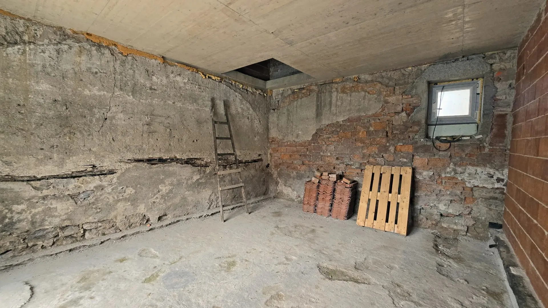 3_edited-1-2-5 Ljubljana – Commercial space in Multi-Unit Residential Building in Vič