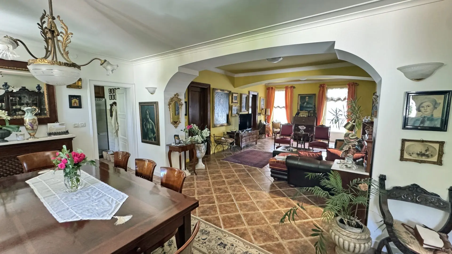 Kranj Area – Spacious Estate with Great Potential