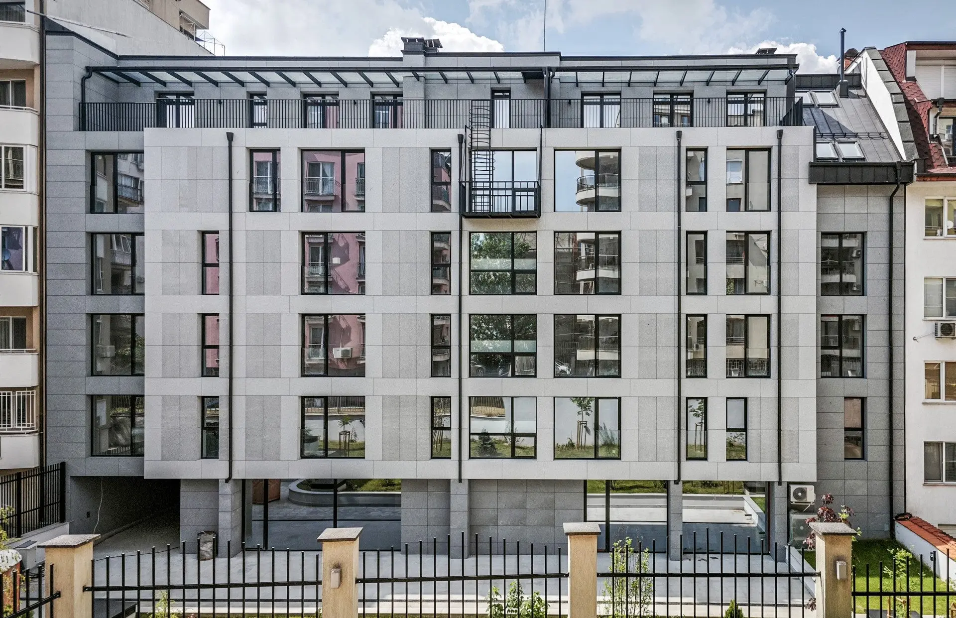 Two-bedroom apartment in a new building with an exclusive location in Lozenets district for sale