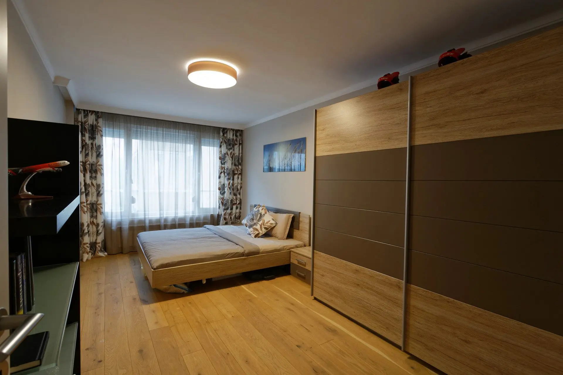 Spacious three-room apartment in Strelbishte for sale