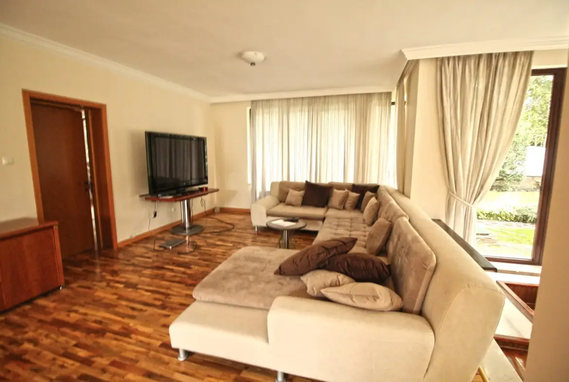 Spacious semi-furnished house in a gated community in Simeonovo.