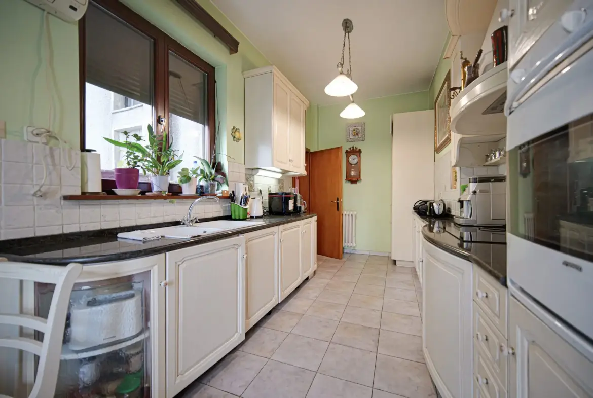 Aristocratic apartment for sale in an excellent location next to the St. Alexander Nevsky Cathedral