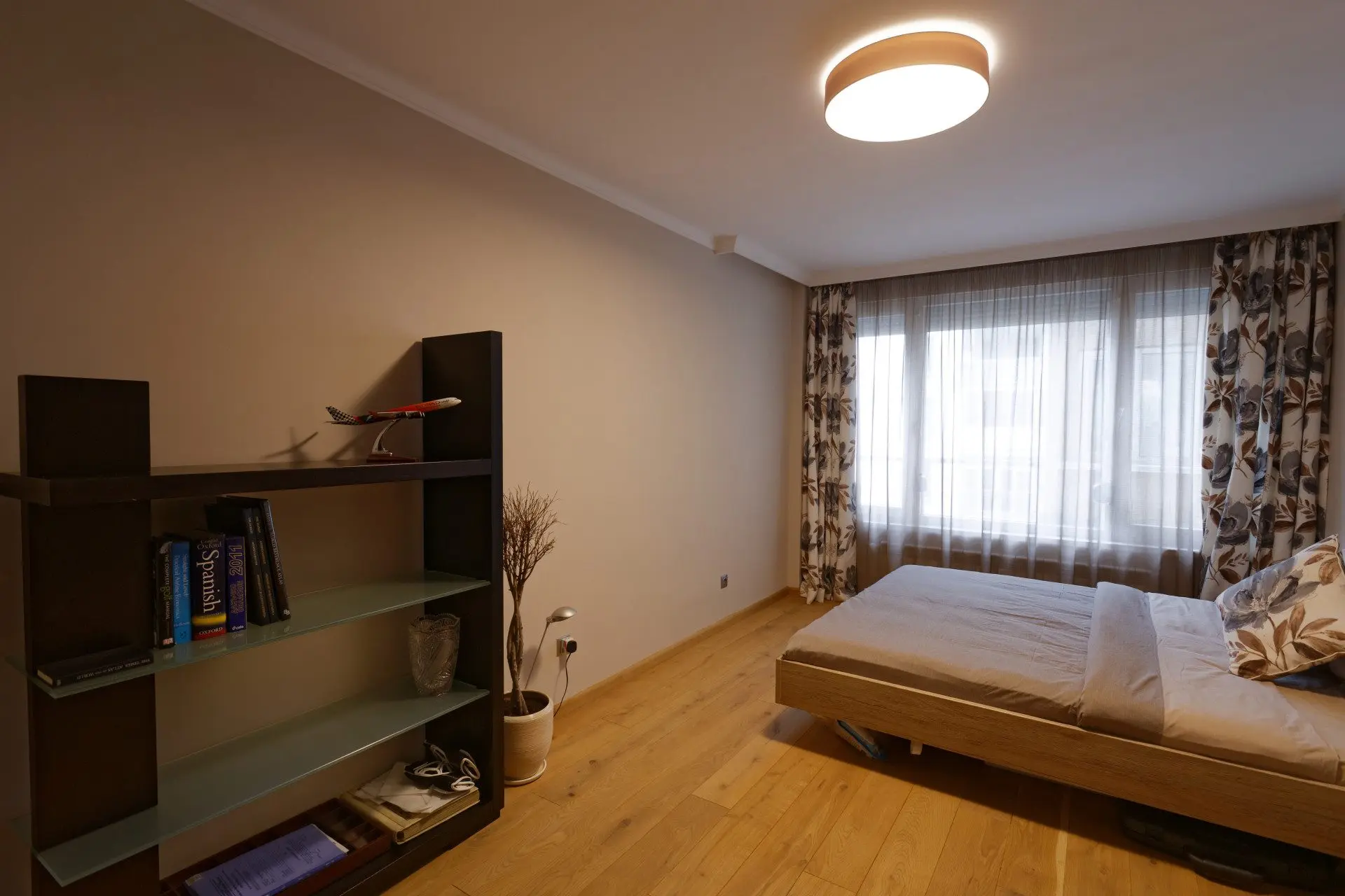 Spacious three-room apartment in Strelbishte for sale