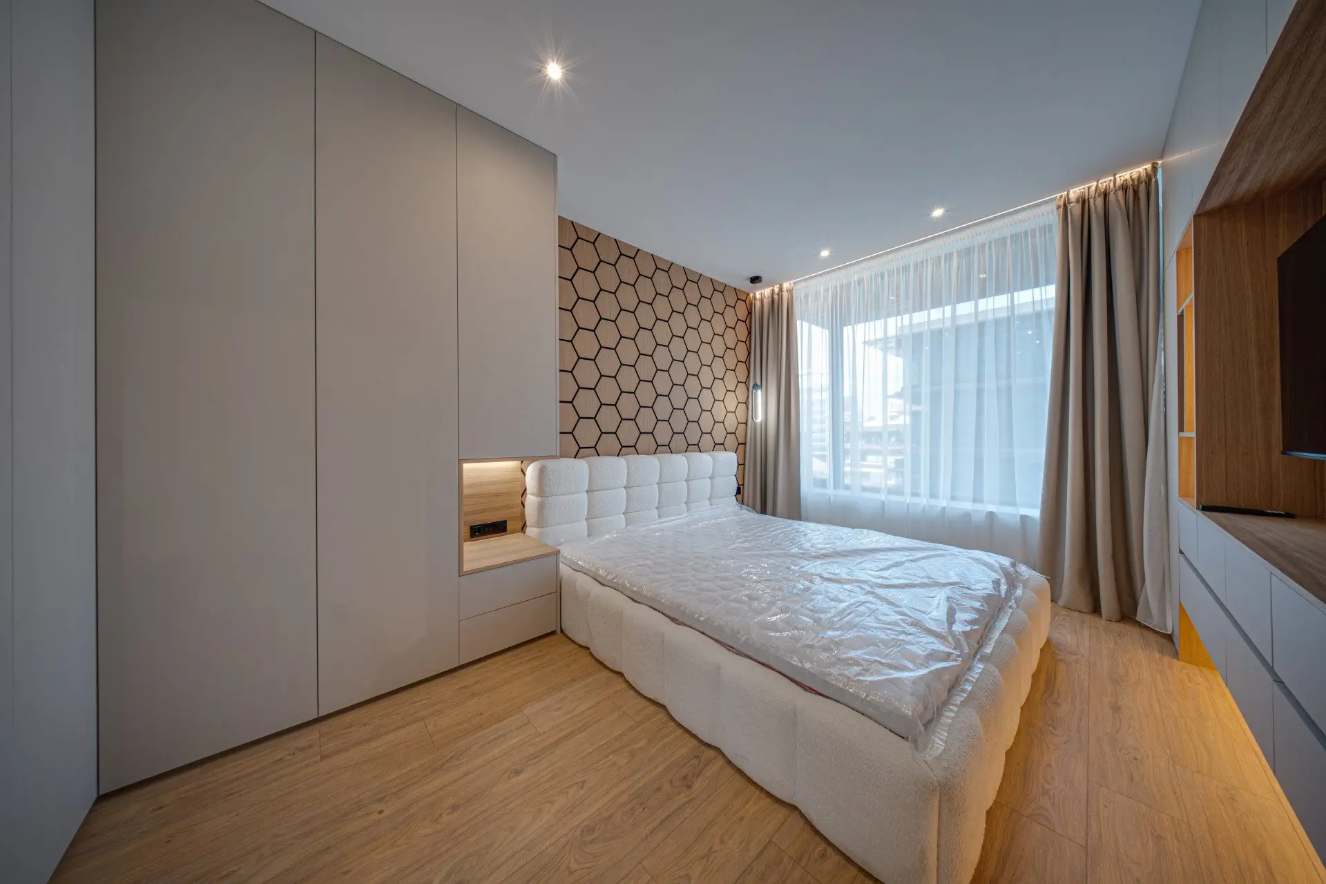 3dc54e7d58f094e5fb64e3da83e5d562 Luxurious two-bedroom apartment in an iconic, innovative building Kosher