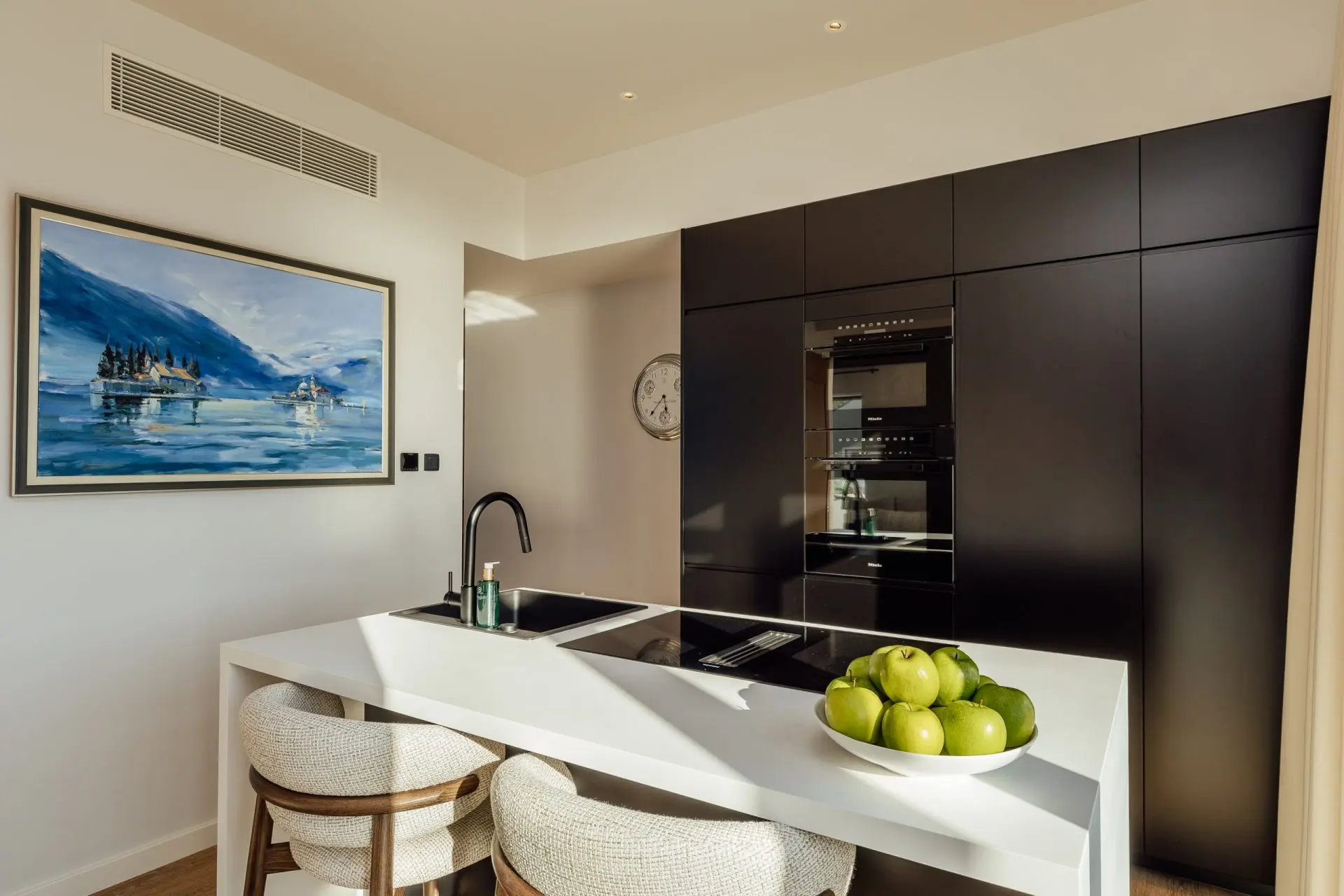 3defe047748a125df99e0aa56da197cc7aa2c1e56a6b35608d6e9d0e91d6f0f36824d16d9dce9 Sea View Penthouse in Boka Place, Porto Montenegro