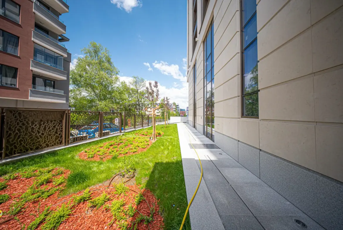 Multi-room apartment in a new elegant building on Cherni Vrah Blvd. for sale