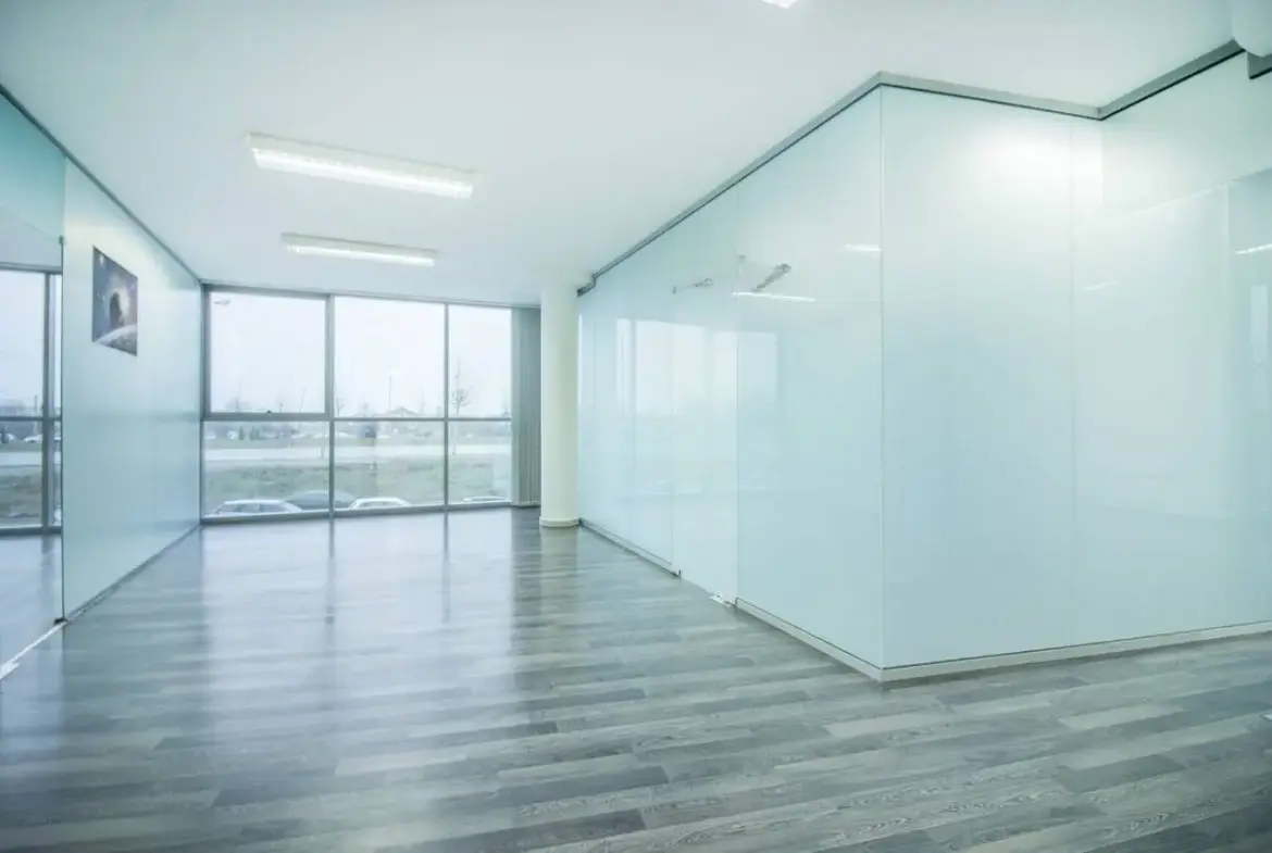 Multifunctional business building with excellent layout and square footage