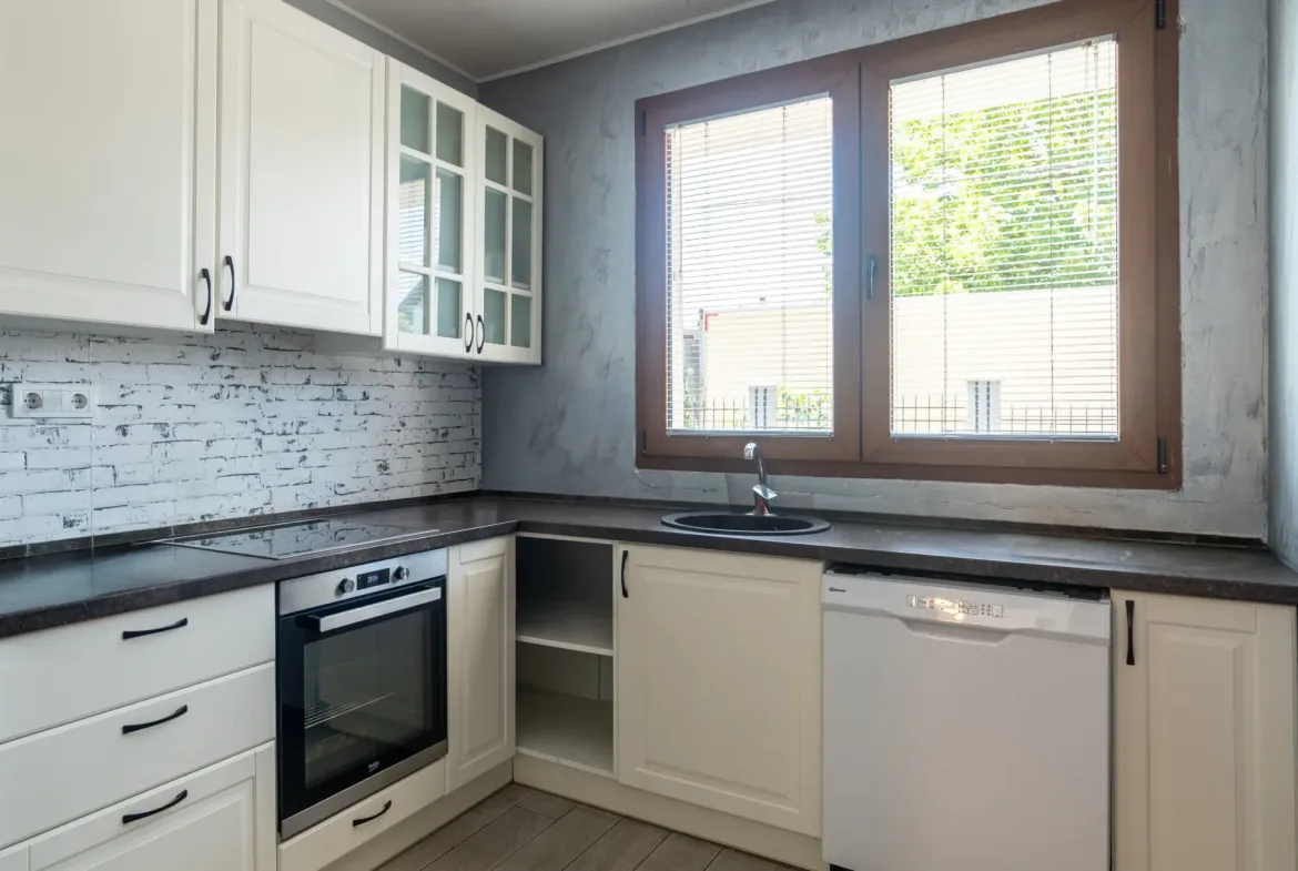 3-Bedroom House, 247 m² – Viktora Starčića, Surčin, Belgrade