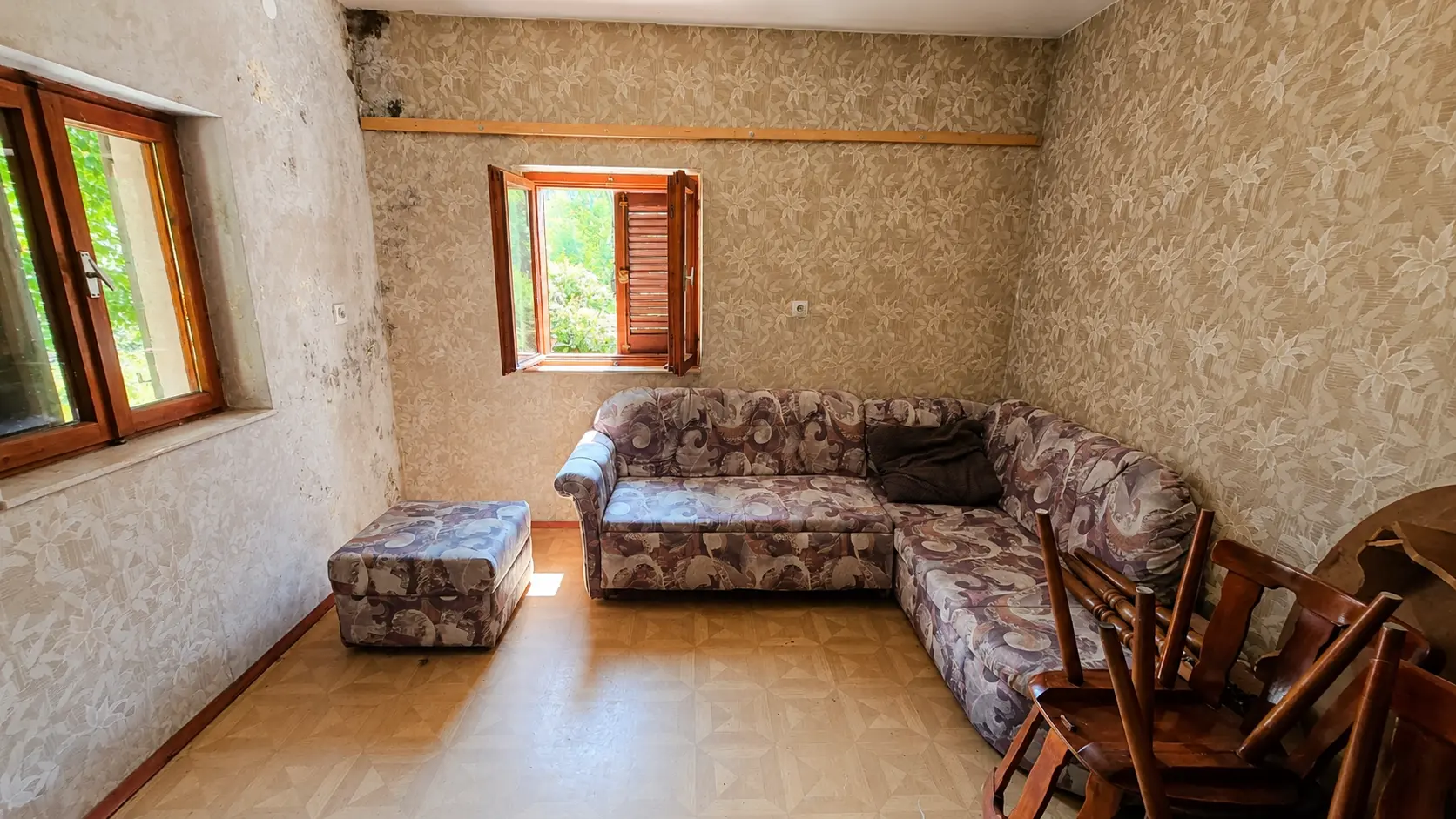 Soča area – House with Panoramic Views of the Surrounding Hills