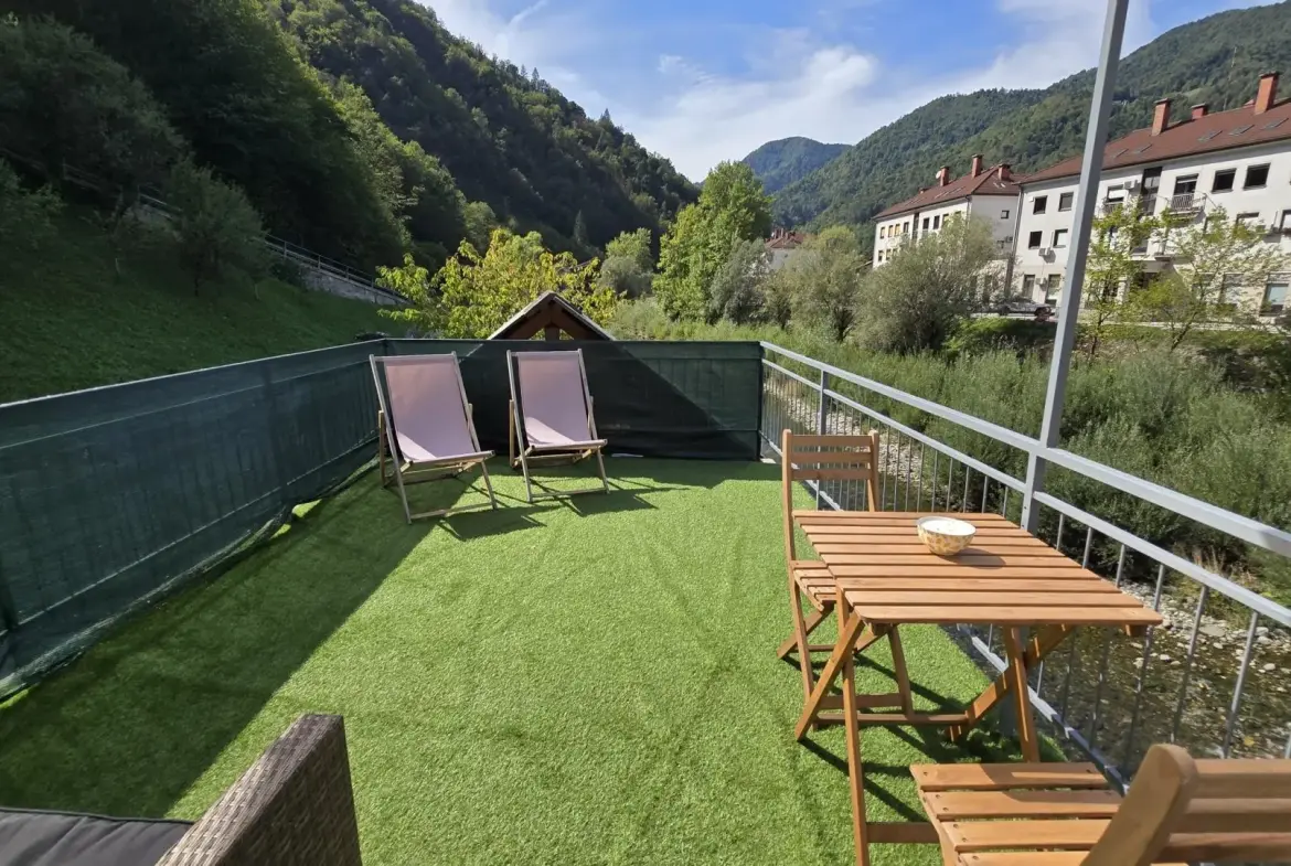 Idrija Area – Charming Riverside House