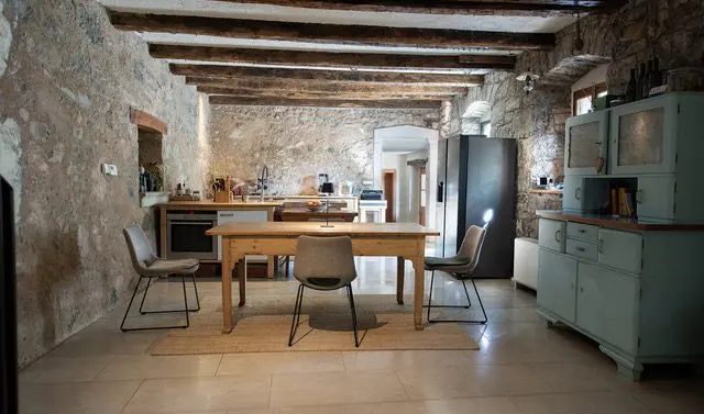 Karst – Exceptional Stone Estate with a Traditional Courtyard Surrounded by Nature