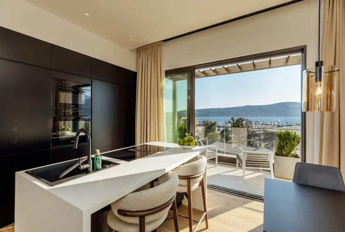 Sea View Penthouse in Boka Place, Porto Montenegro