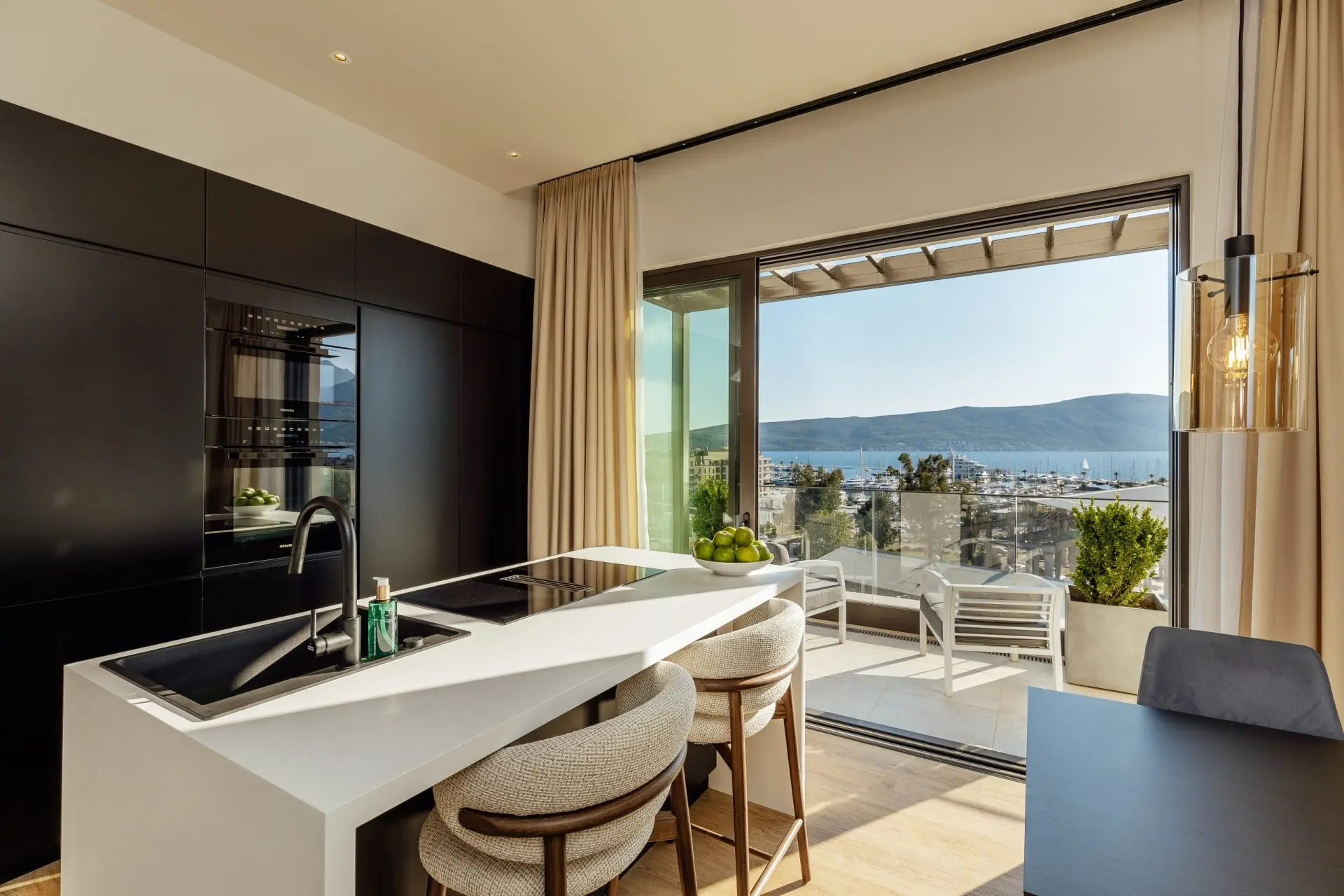 404b78ca17c135099a596249305bd632150866b2939f238141fa47cc6ec5638e6824d1722521b Sea View Penthouse in Boka Place, Porto Montenegro