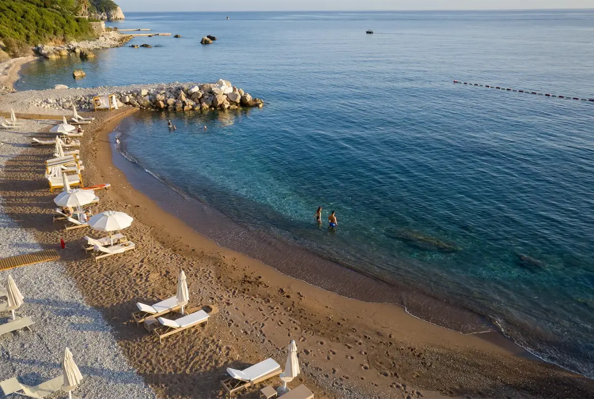 Luxury four-bedroom Villa in Rezevici