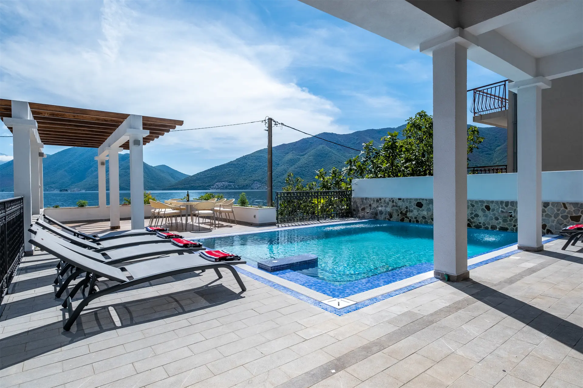 Four bedrooms villa Boka Bay