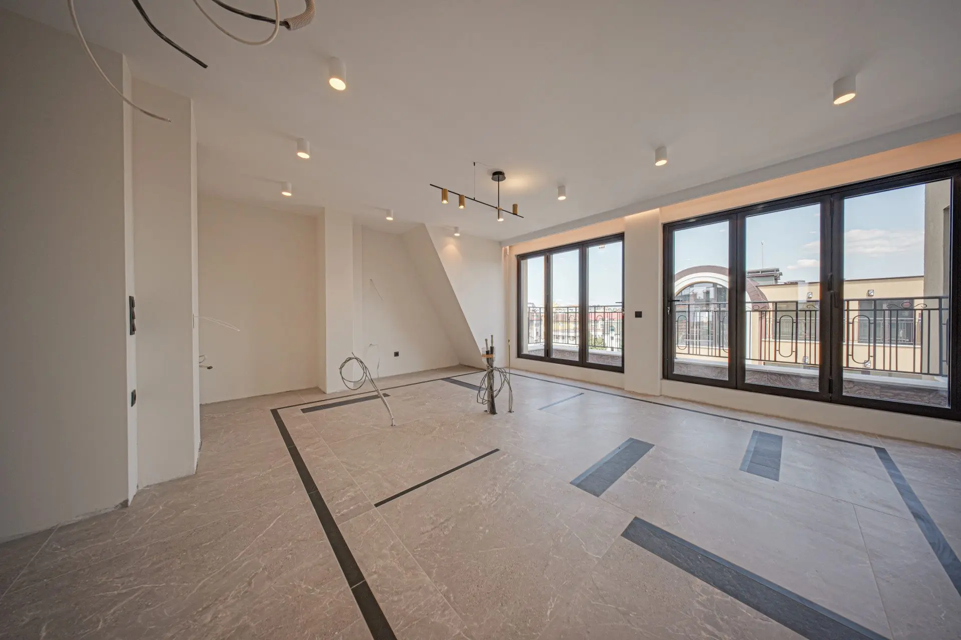 Spacious apartment with amazing views of the city in the Center for sale