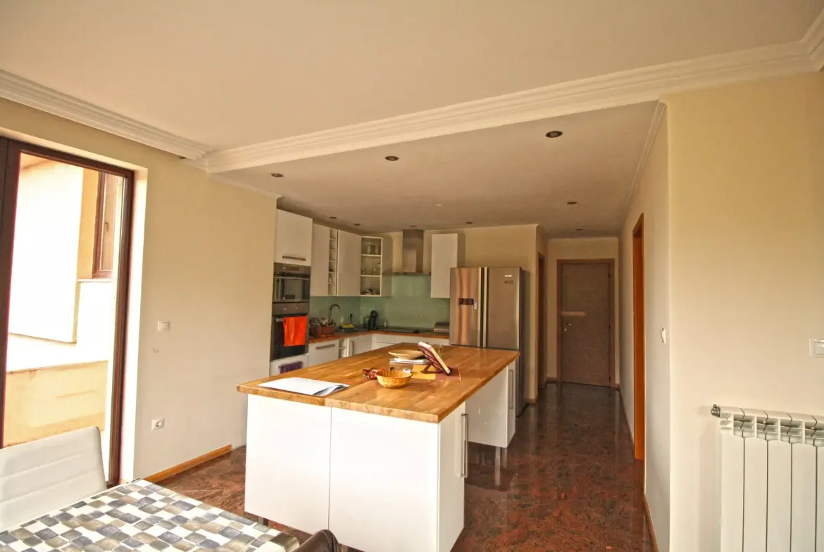 Spacious semi-furnished house in a gated community in Simeonovo.