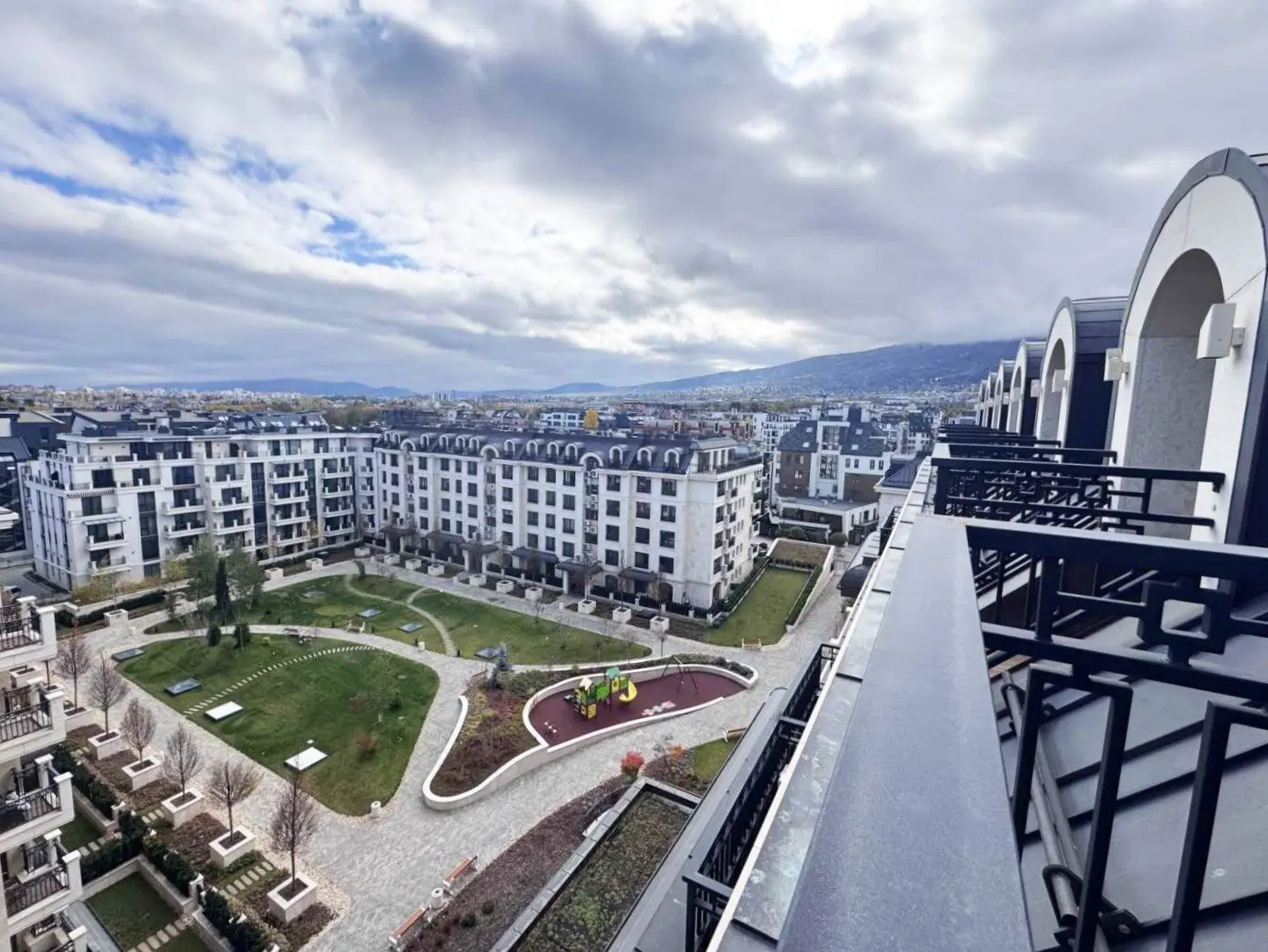 Three-bedroom apartment in a new luxury complex in Krastova vada