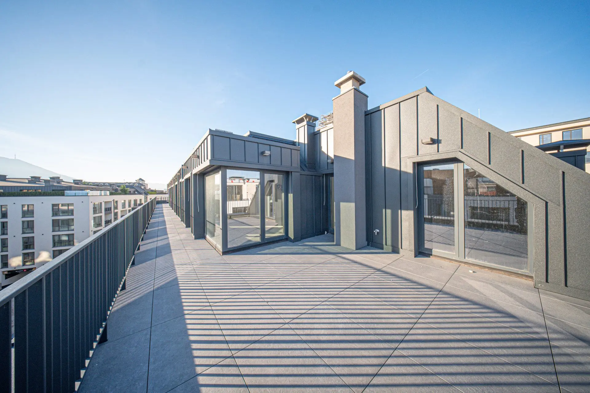 Three-bedroom apartment in a new complex near Paradise Mall