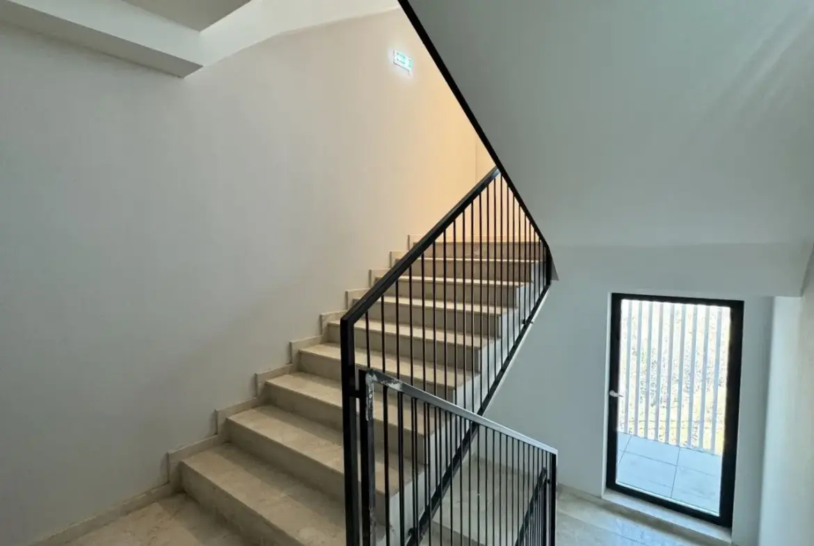 Four-bedroom apartment in a first-class complex next to a park