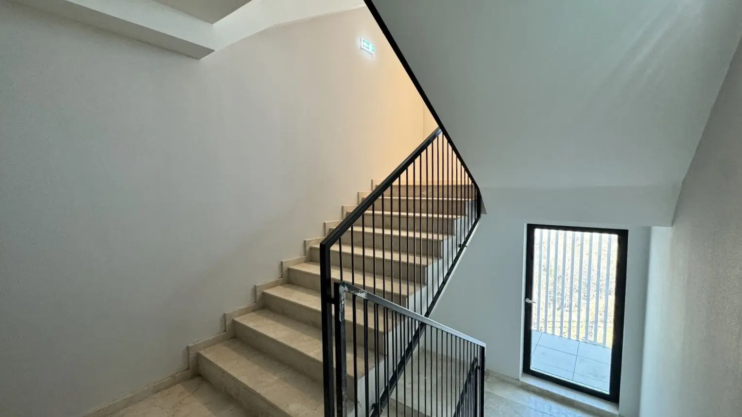 Four-bedroom apartment in a first-class complex next to a park