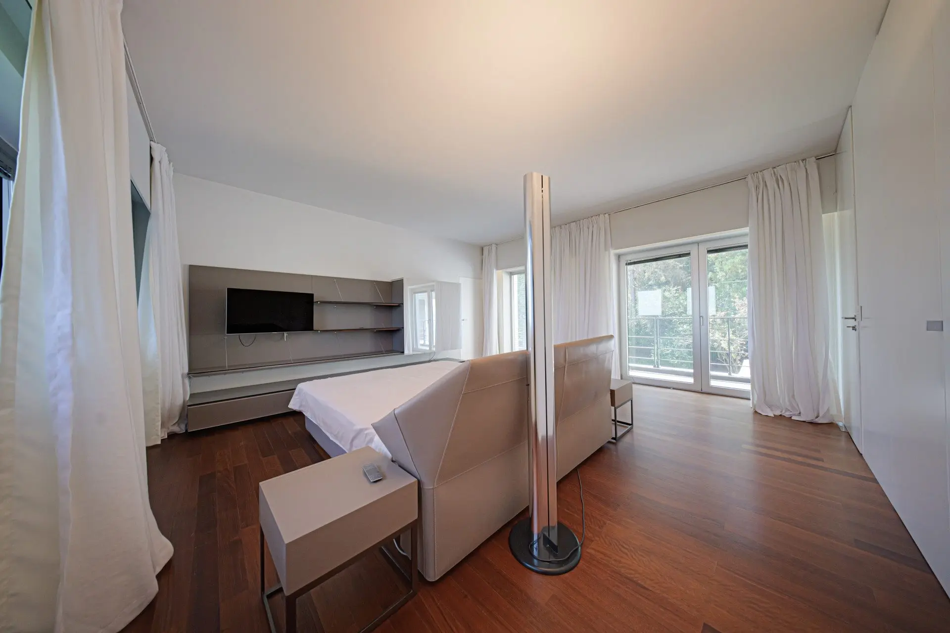 An exceptional property with a massive house in Boyana district, near Sequoia St. for sale