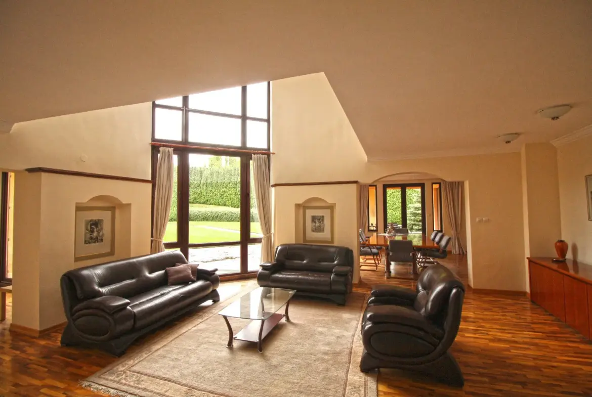 Spacious semi-furnished house in a gated community in Simeonovo.
