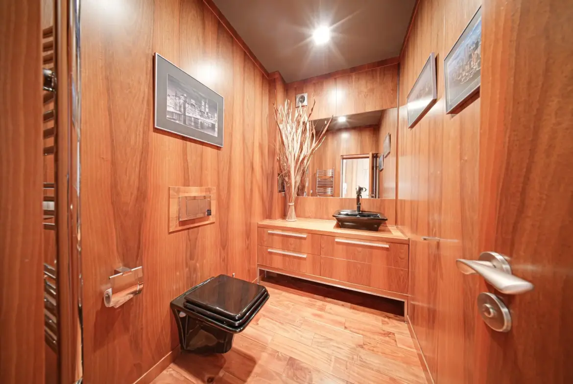 Luxurious penthouse with stunning views in Krastova Vada for sale