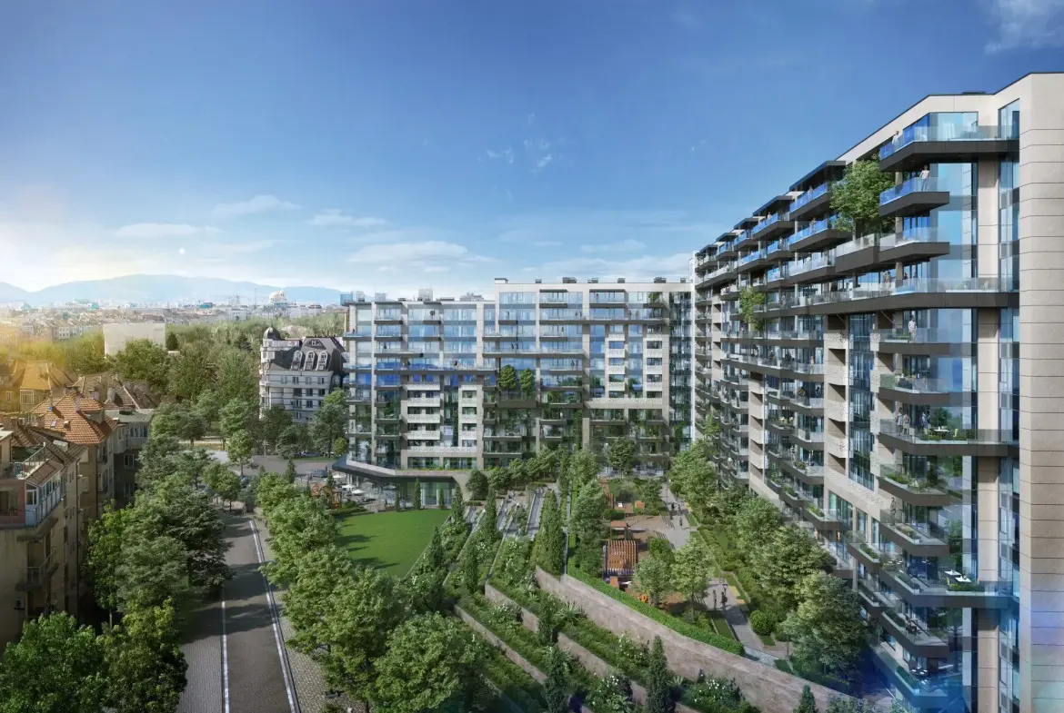 Four-bedroom apartment in a first-class complex next to a park