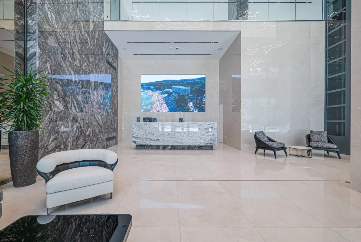 Two-bedroom apartment in a luxury complex near Zaimov Park