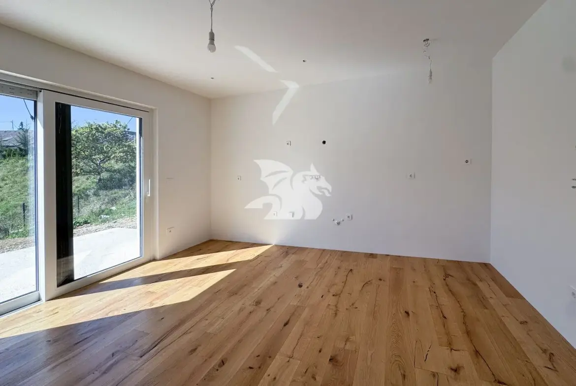 Apartment, 3 room – Logatec, Ljubljana – suburbs