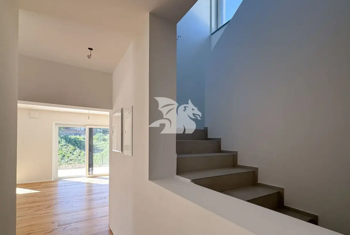 Apartment, 3 room – Logatec, Ljubljana – suburbs