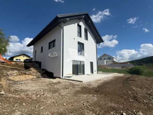 House, Double flat – Logatec, Ljubljana – suburbs