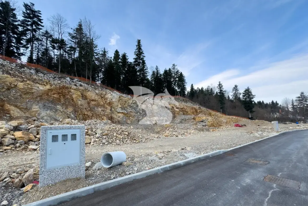 Land, For building – Logatec, Ljubljana – suburbs