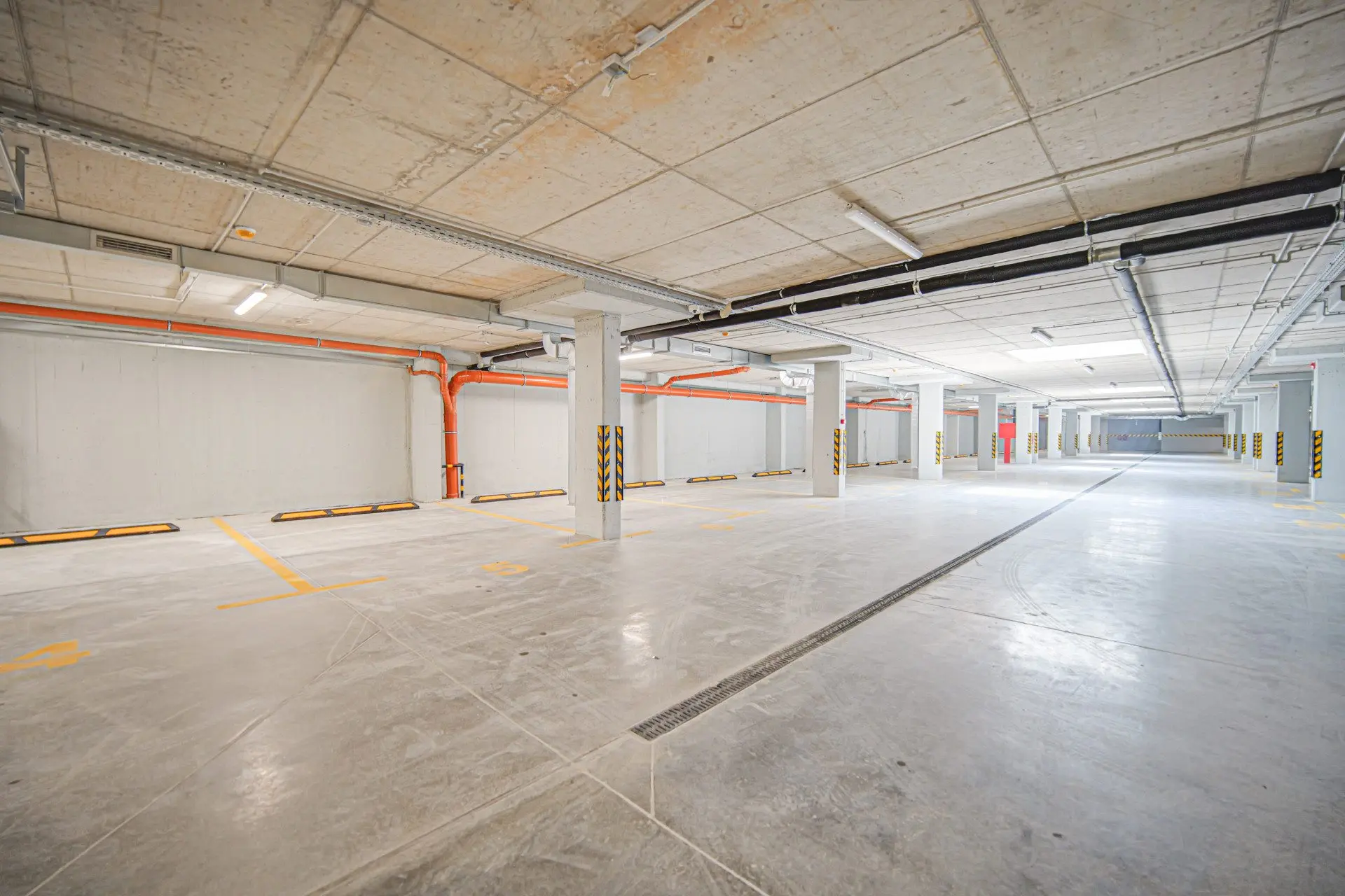497cd82d1d2b3d235d7231e8a2ae3d1e-1 One-of-a-kind penthouse with 360-degree views