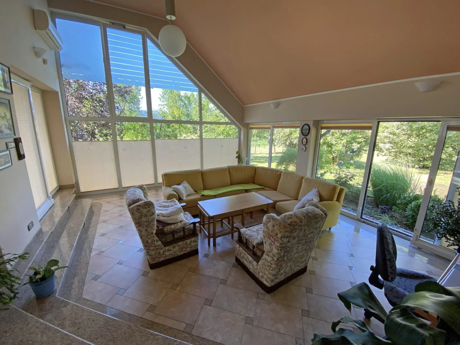 Bled area – A spectacular house with a lovely garden and a great view in Begunje