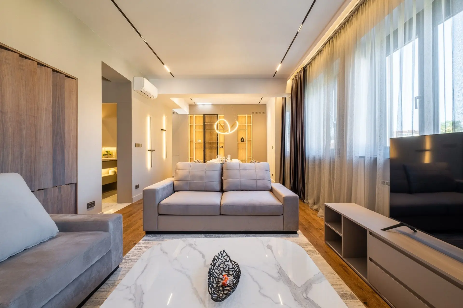 Elegant panoramic apartment on Tsar Osvoboditel Blvd