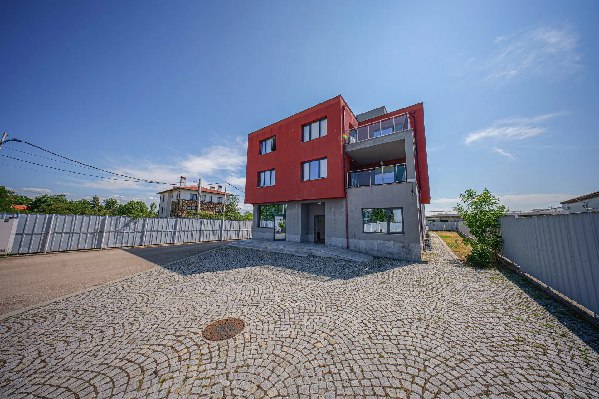 Mixed use office building in the village of Lozen for sale