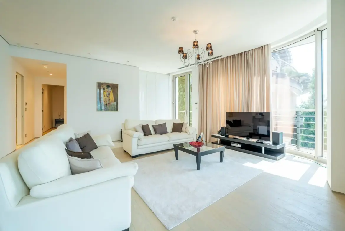Seaside two-bedroom apartment