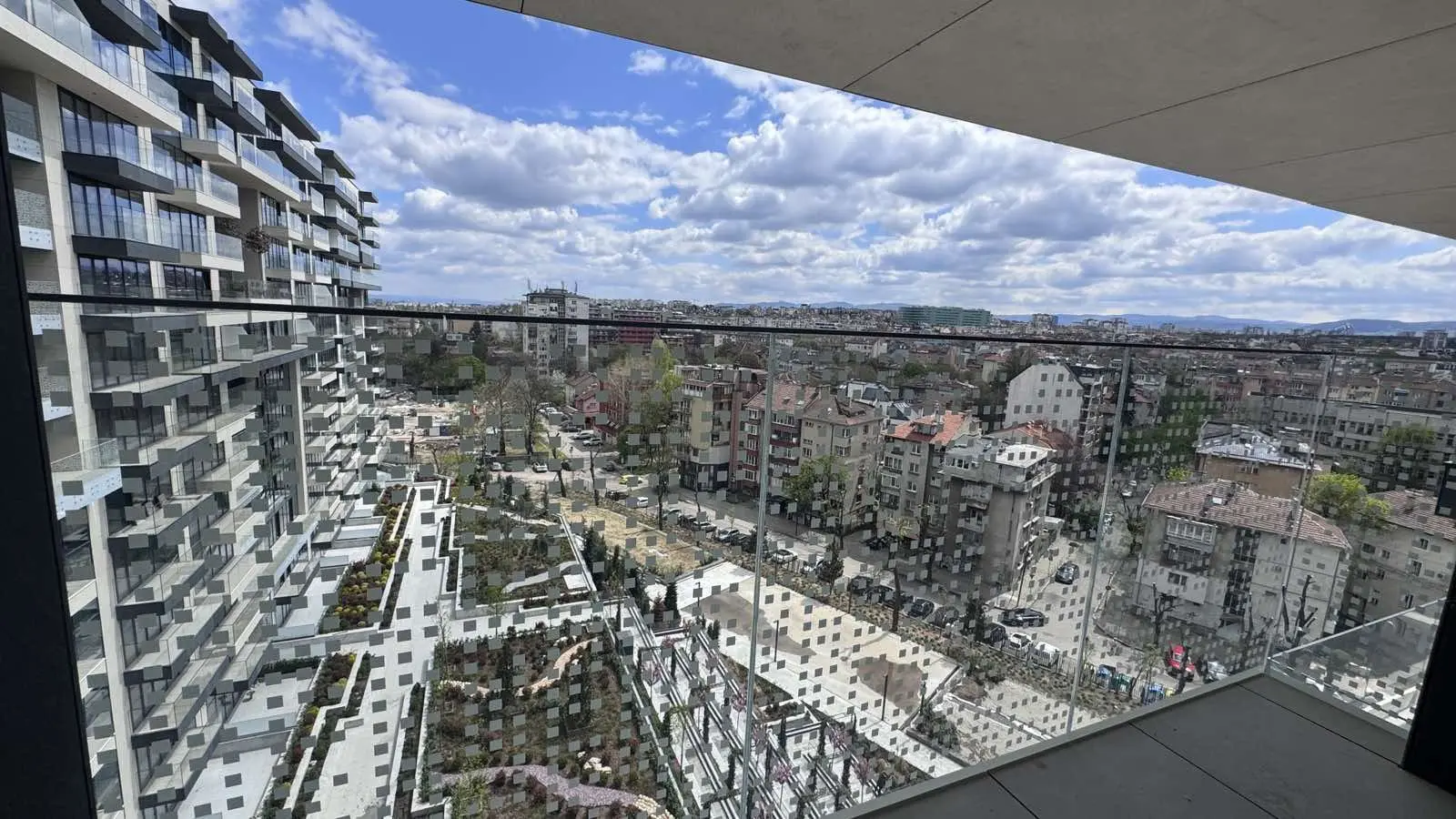 4d2b11840dc4fc0d8d843b10ed1e5db0 Three-bedroom apartment in a preferred newly built complex next to Zaimov Park