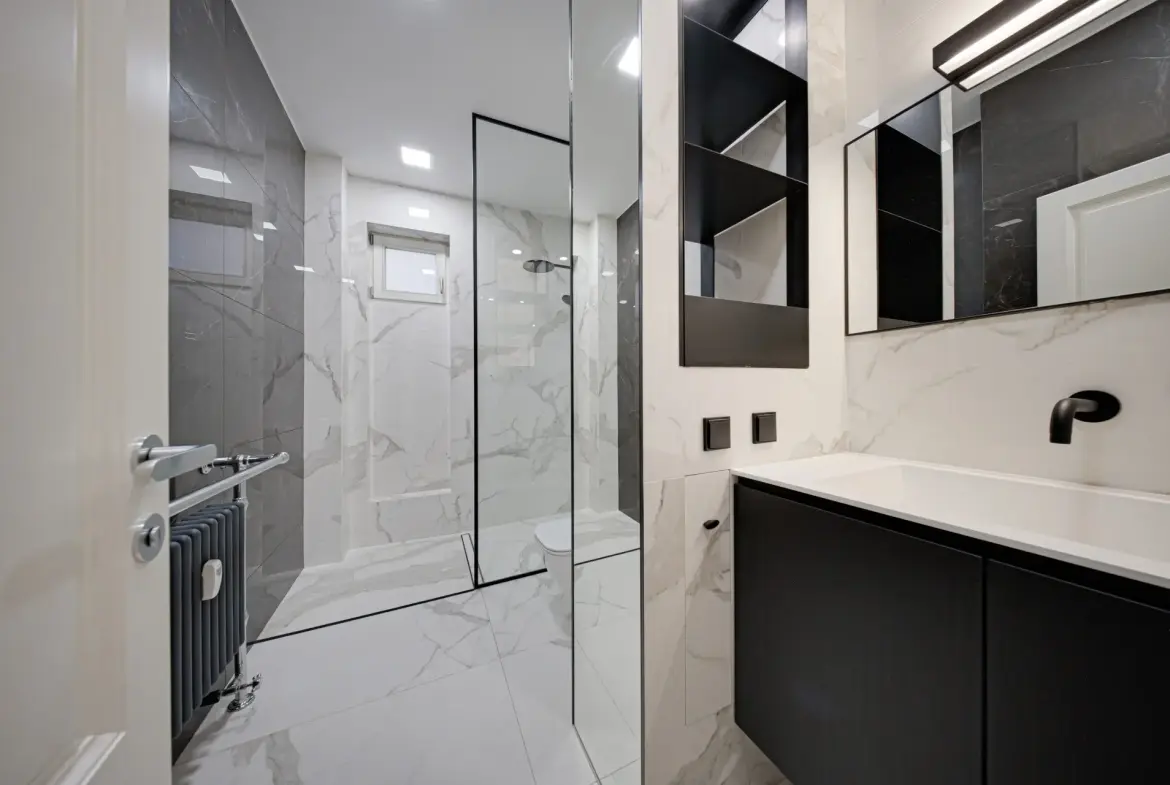 Exclusive apartment for sale in close proximity to the National Assembly