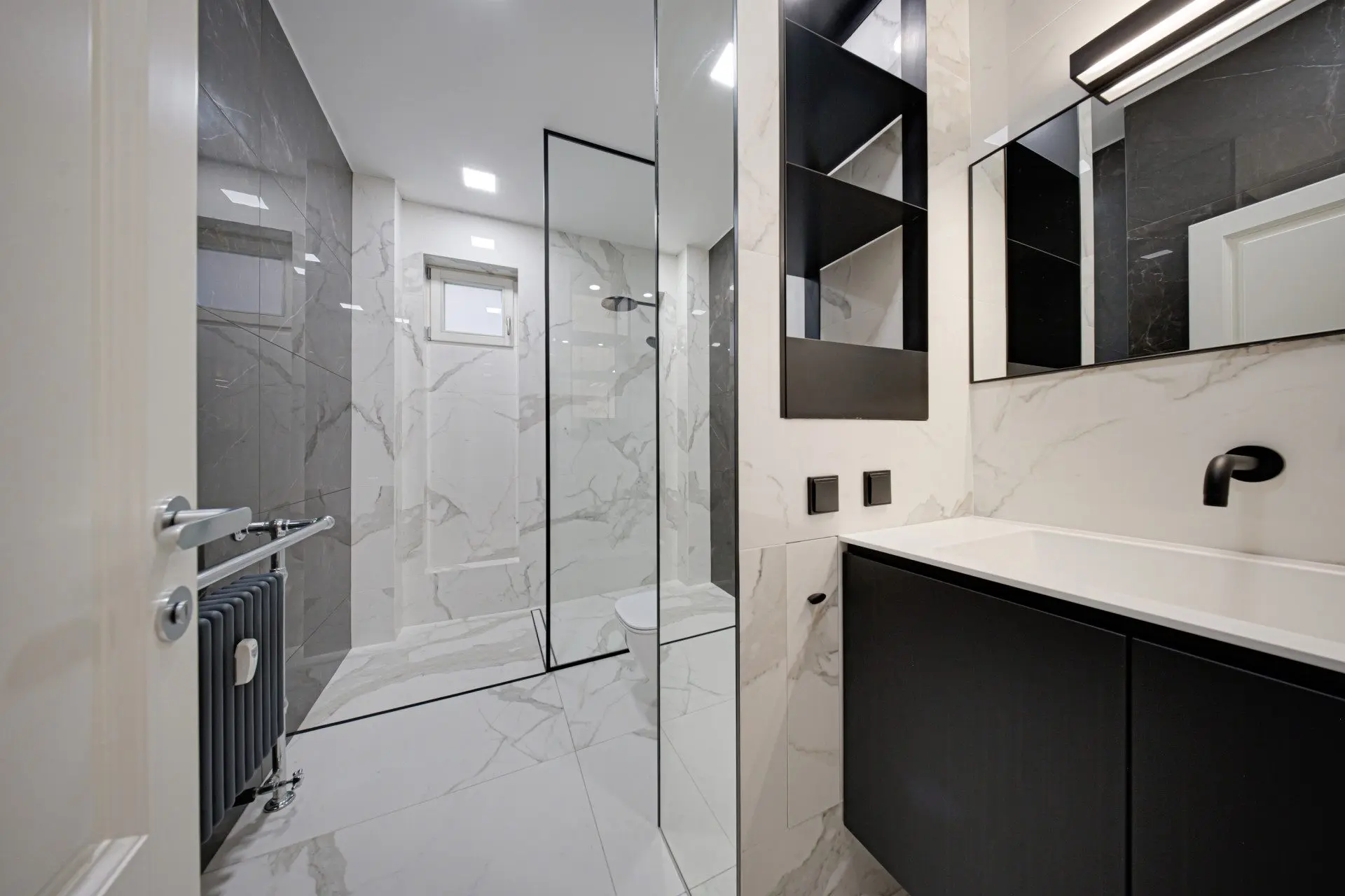 Exclusive apartment for sale in close proximity to the National Assembly