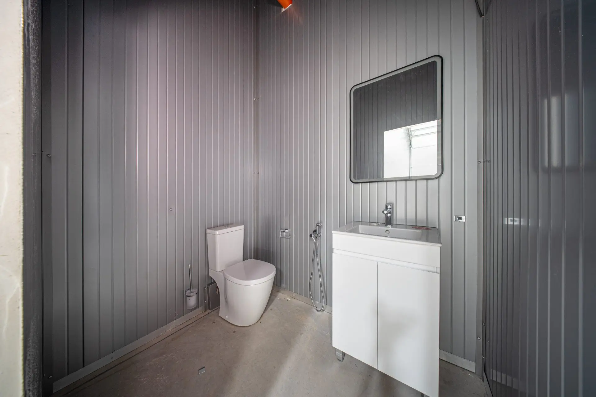 4f09ba76f2584db4f875ee06e43adad9 Newly built warehouse premises are for sale in the village of Lozen, at the Act 14 stage