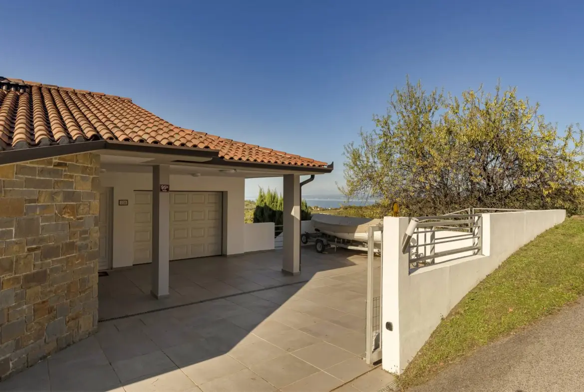 The Coast – Modern vila with spectacular views