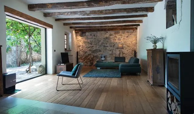 Karst – Exceptional Stone Estate with a Traditional Courtyard Surrounded by Nature