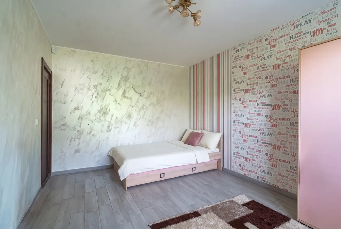 3-Bedroom House, 247 m² – Viktora Starčića, Surčin, Belgrade