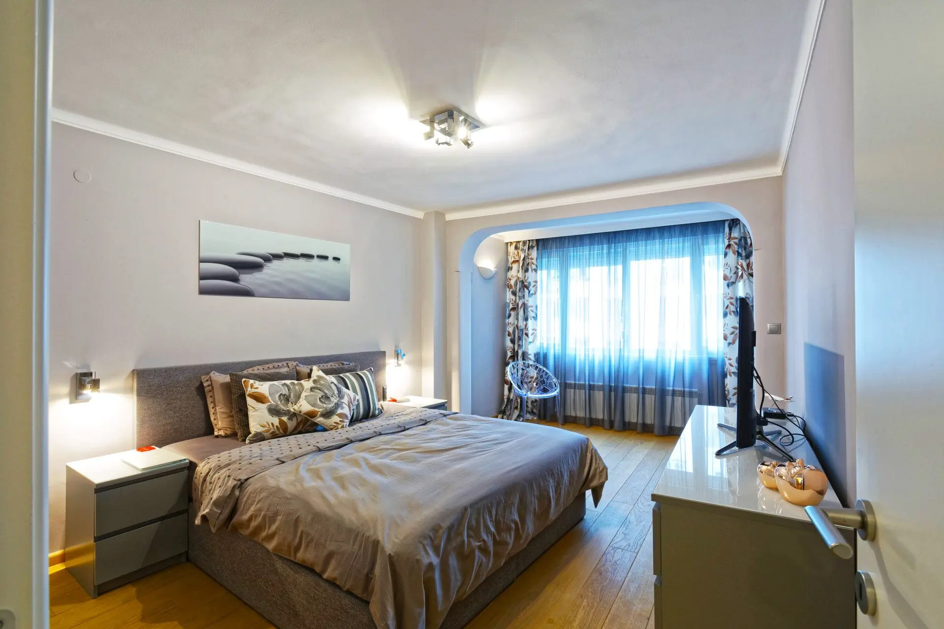 Spacious three-room apartment in Strelbishte for sale